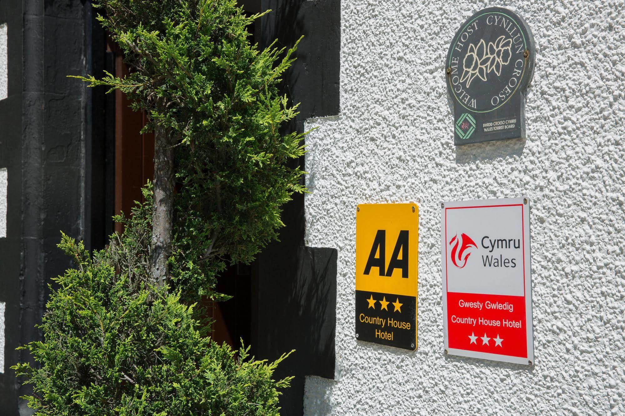 Llechwen Hall Guest House Pontypridd Exterior photo